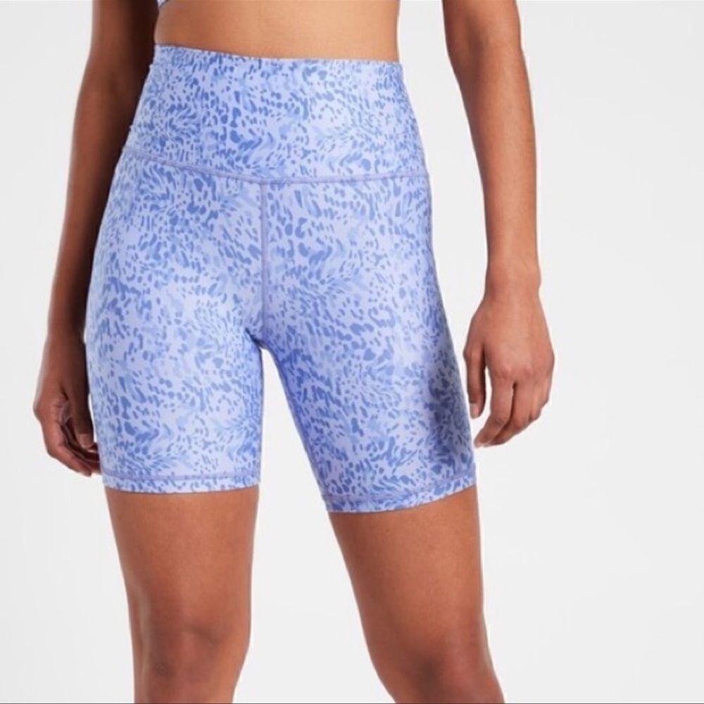 Athleta Elation Print Shorts 7” periwinkle biker shorts high rise size XXS